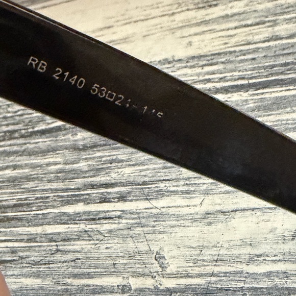 Ray-Ban sunglasses and case - Picture 8 of 11